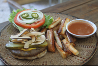        coconut bacon cheeseburger yucca fries luvburger 
  - Costa Rica