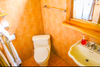        bathroom 
  - Costa Rica