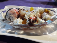        Chocolate Vanilla Ice Cream With Peaches
  - Costa Rica