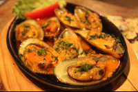        mussels in white wine sauce 
  - Costa Rica