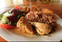        la isla inn caribbean chicken 
  - Costa Rica
