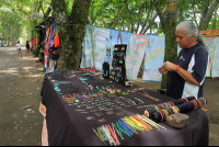        dominical beach attraction vendors 
  - Costa Rica