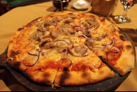        tramonti pizza 
  - Costa Rica