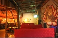        zen den interior wideshot 
  - Costa Rica