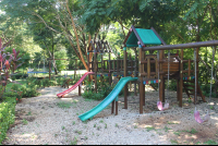        backyard playground hotelleyenda 
  - Costa Rica