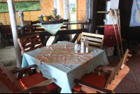        el ancla table near back 
  - Costa Rica
