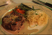        la mansion inn beef tenderlion with green pepper sauce 
  - Costa Rica