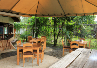        roadshak patio 
  - Costa Rica