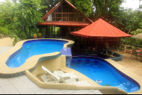        hotel la colina pool 
  - Costa Rica