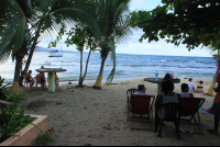        lazy mon chino beach 
  - Costa Rica