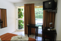        standard room windows samara inn 
  - Costa Rica