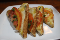        garlic tomato bread ranchodelaplaya 
  - Costa Rica