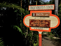        tonight roberto is cooking sign villaskalimba 
  - Costa Rica