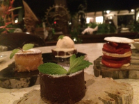        park cafe dessert lineup
  - Costa Rica